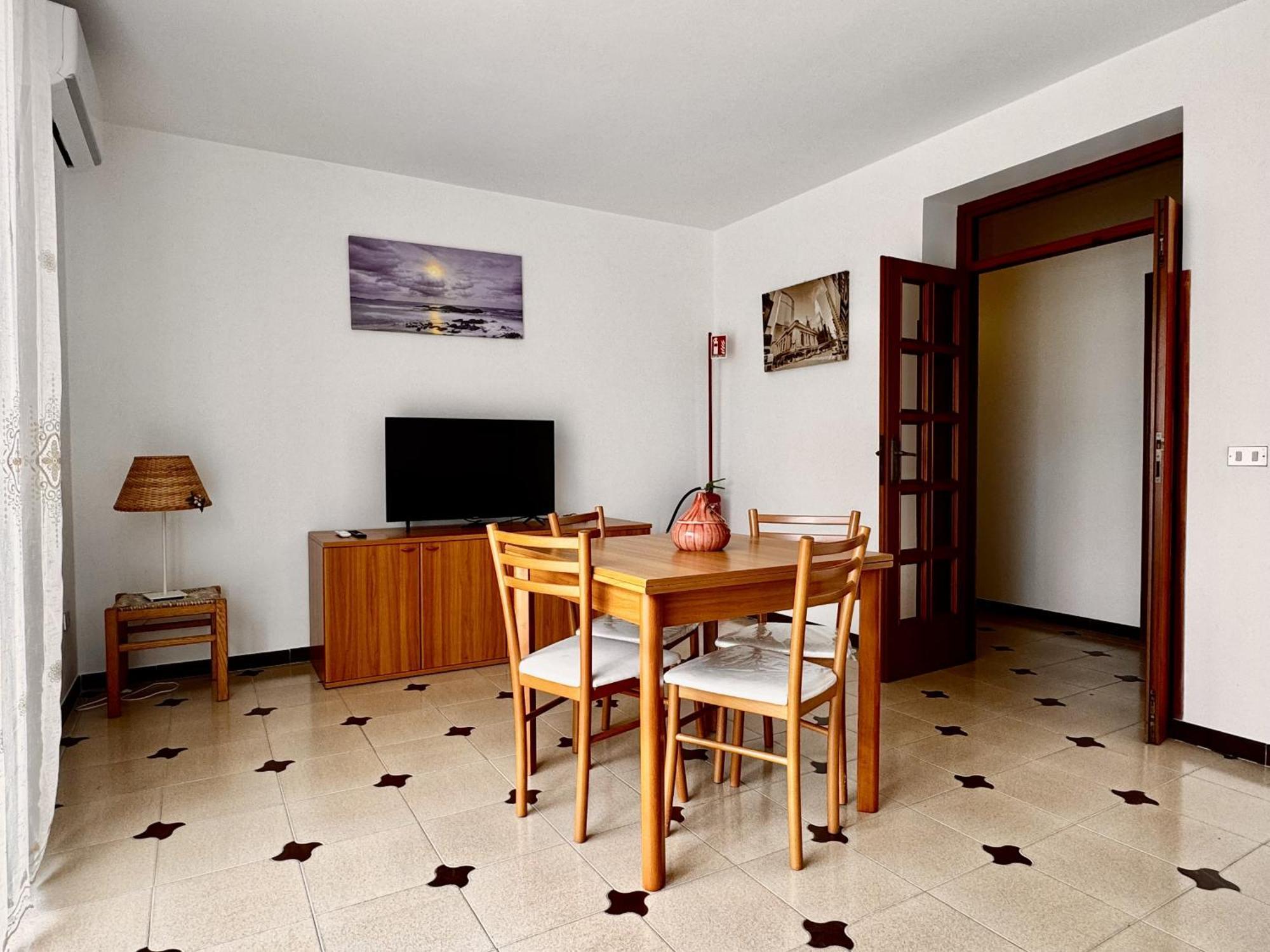 Holidaycasa Leone - Con Posto Auto A 200Mt Dal Mare Сперлонга Екстериор снимка