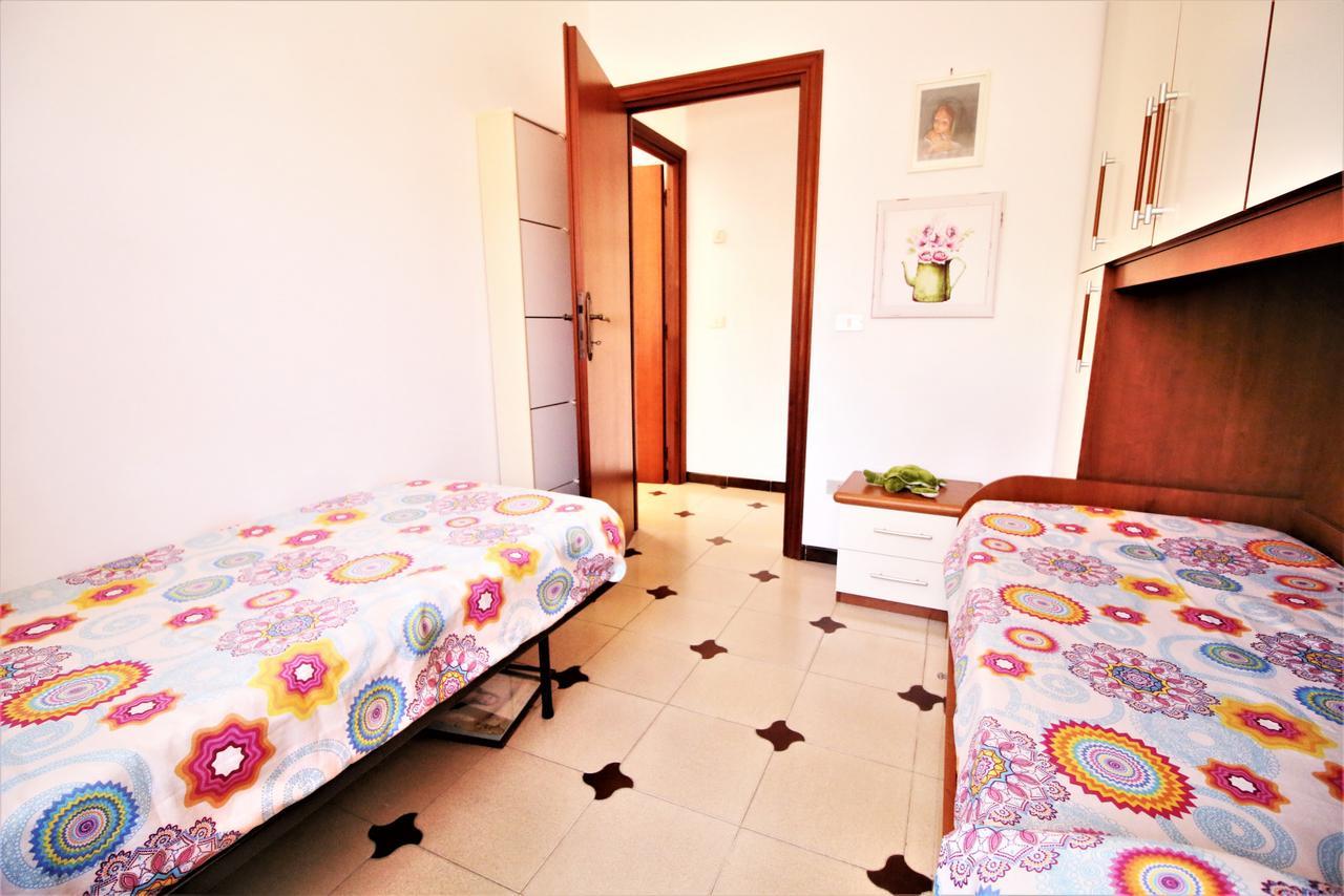 Holidaycasa Leone - Con Posto Auto A 200Mt Dal Mare Сперлонга Екстериор снимка