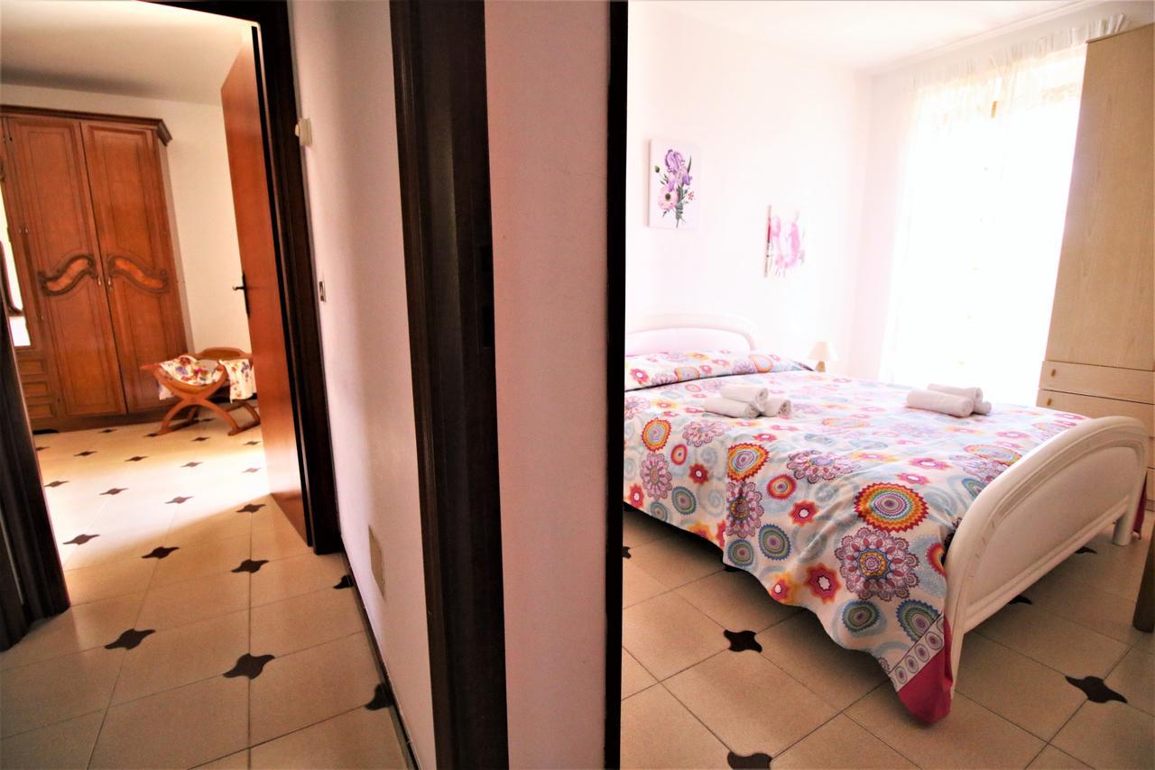 Holidaycasa Leone - Con Posto Auto A 200Mt Dal Mare Сперлонга Екстериор снимка