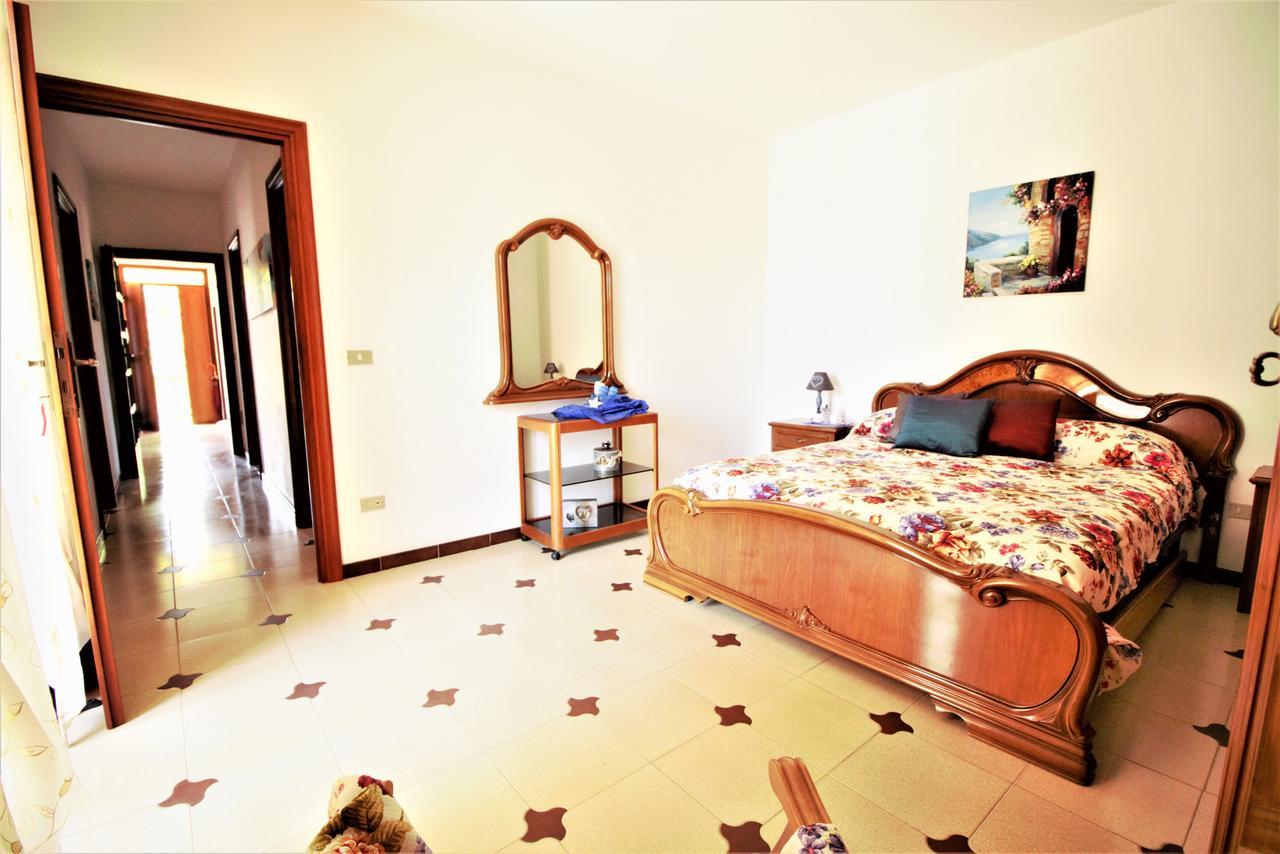 Holidaycasa Leone - Con Posto Auto A 200Mt Dal Mare Сперлонга Екстериор снимка