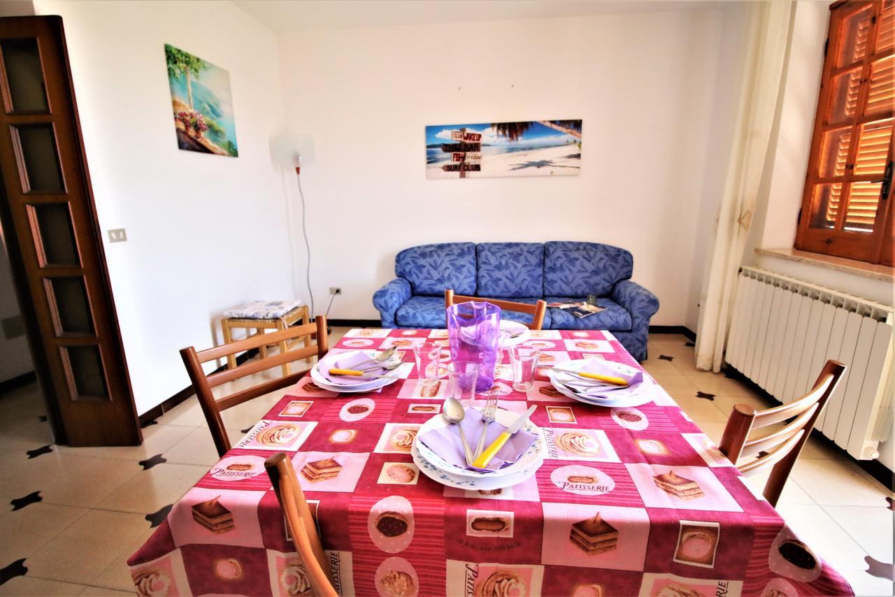 Holidaycasa Leone - Con Posto Auto A 200Mt Dal Mare Сперлонга Екстериор снимка